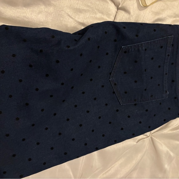 LOFT Denim - It was an excellent condiction and the color is navy.